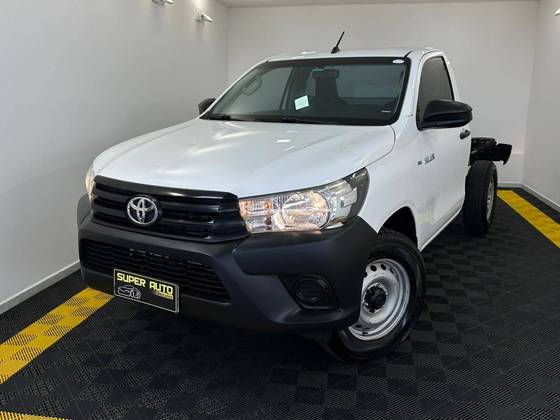 TOYOTA HILUX 2.8 D-4D TURBO DIESEL CS 4X4 MANUAL
